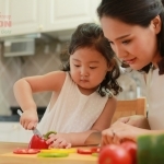 Thay vì ép con ăn, đây là cách các mẹ Nhật áp dụng để trẻ hay ăn chóng lớn