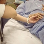 Chuyện Mùa Vu Lan: Tâm sự 'chỉ mỗi người già cô đơn' khiến dân mạng bất giác nhấc vội điện thoại gọi cho người thân