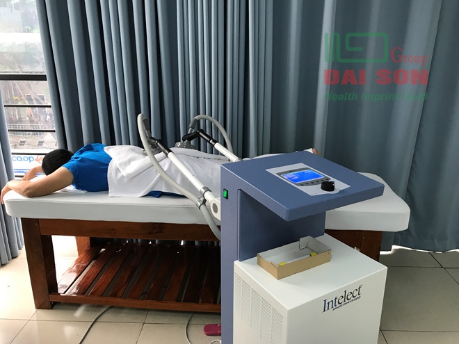 Chua 30 tuoi da dau nhuc xuong khop nguy hiem the nao? hinh anh 1